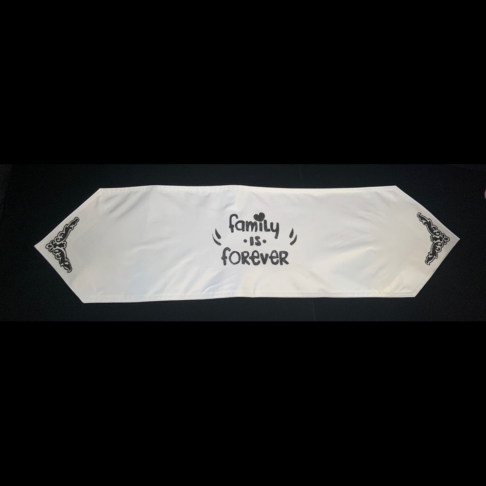 ☑️SOLD☑️ “Family is forever” table runner ♾💕